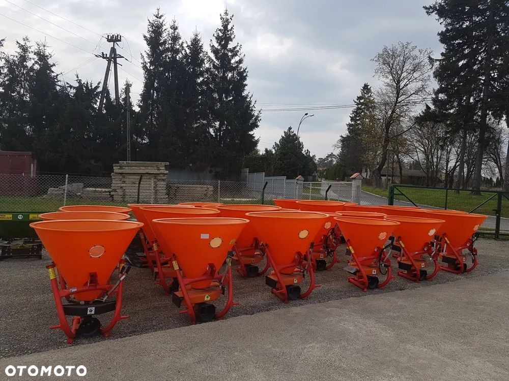Dexwal Bis Rozsiewacz nawozów 200 L - 500 L Raty Transport Lejek - 1