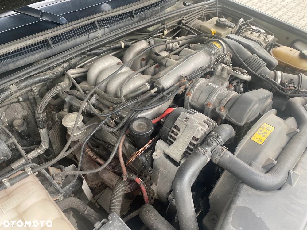 Land Rover Discovery 4.0 V8 ES - 9