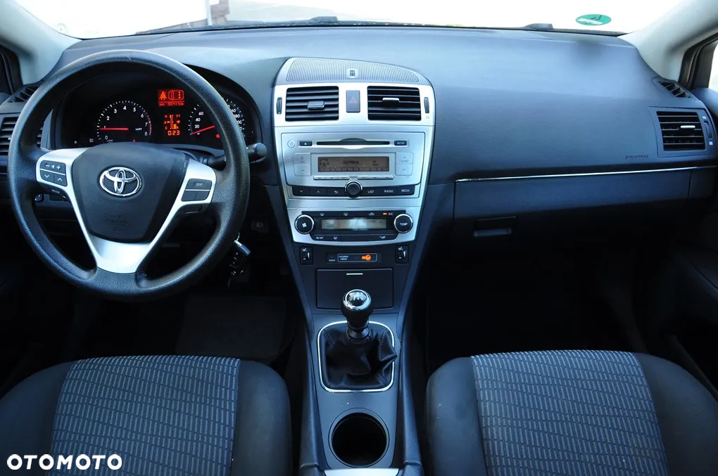 Toyota Avensis 1.6 Active - 34