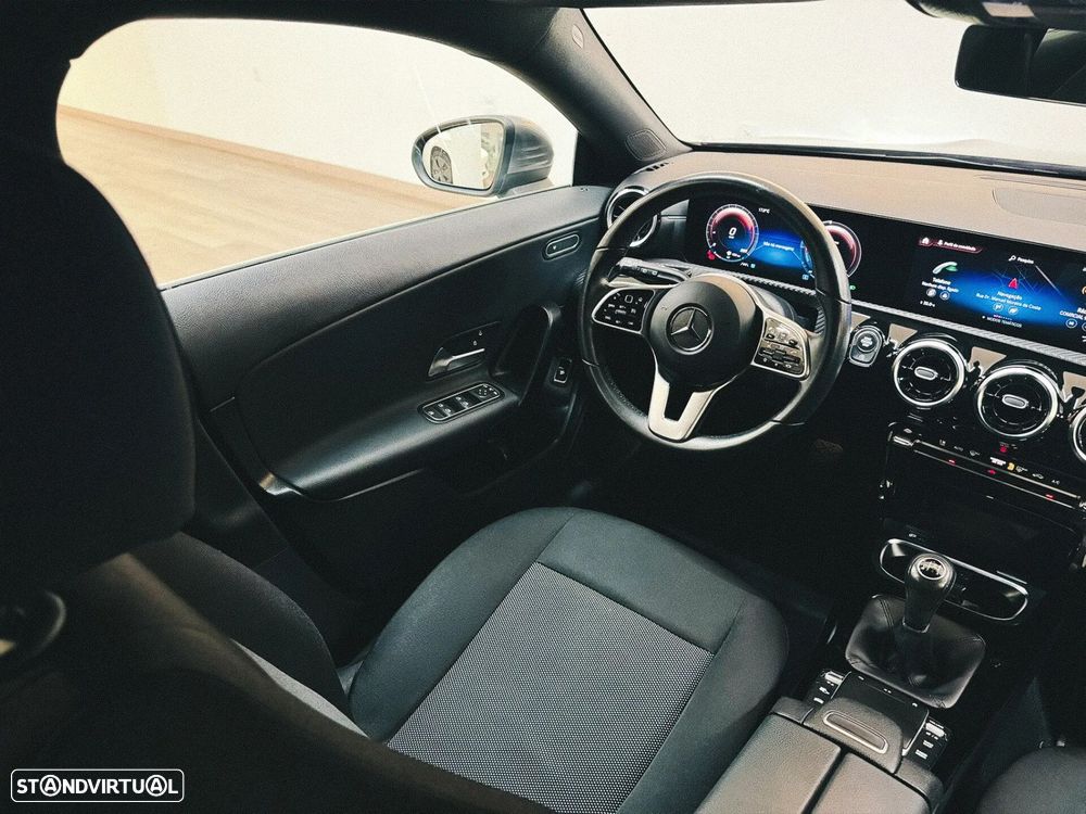 Mercedes-Benz CLA 180 - 9