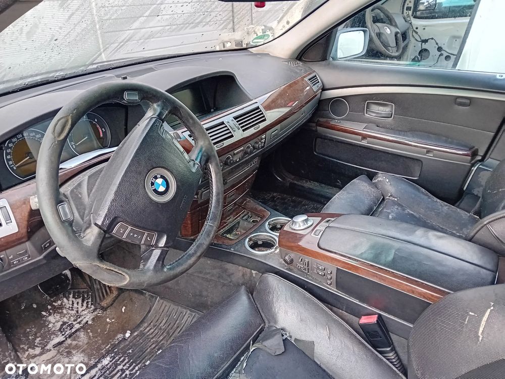 *BMW E65 735* Samochód na części - 17