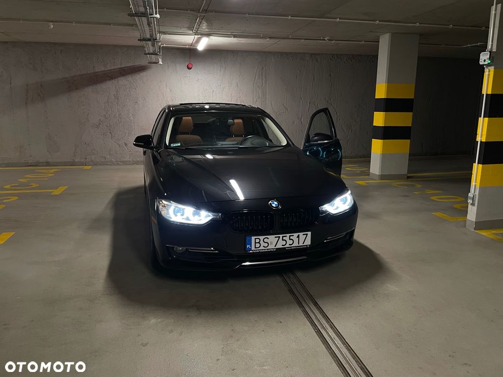 BMW Seria 3 328i Luxury Line - 16