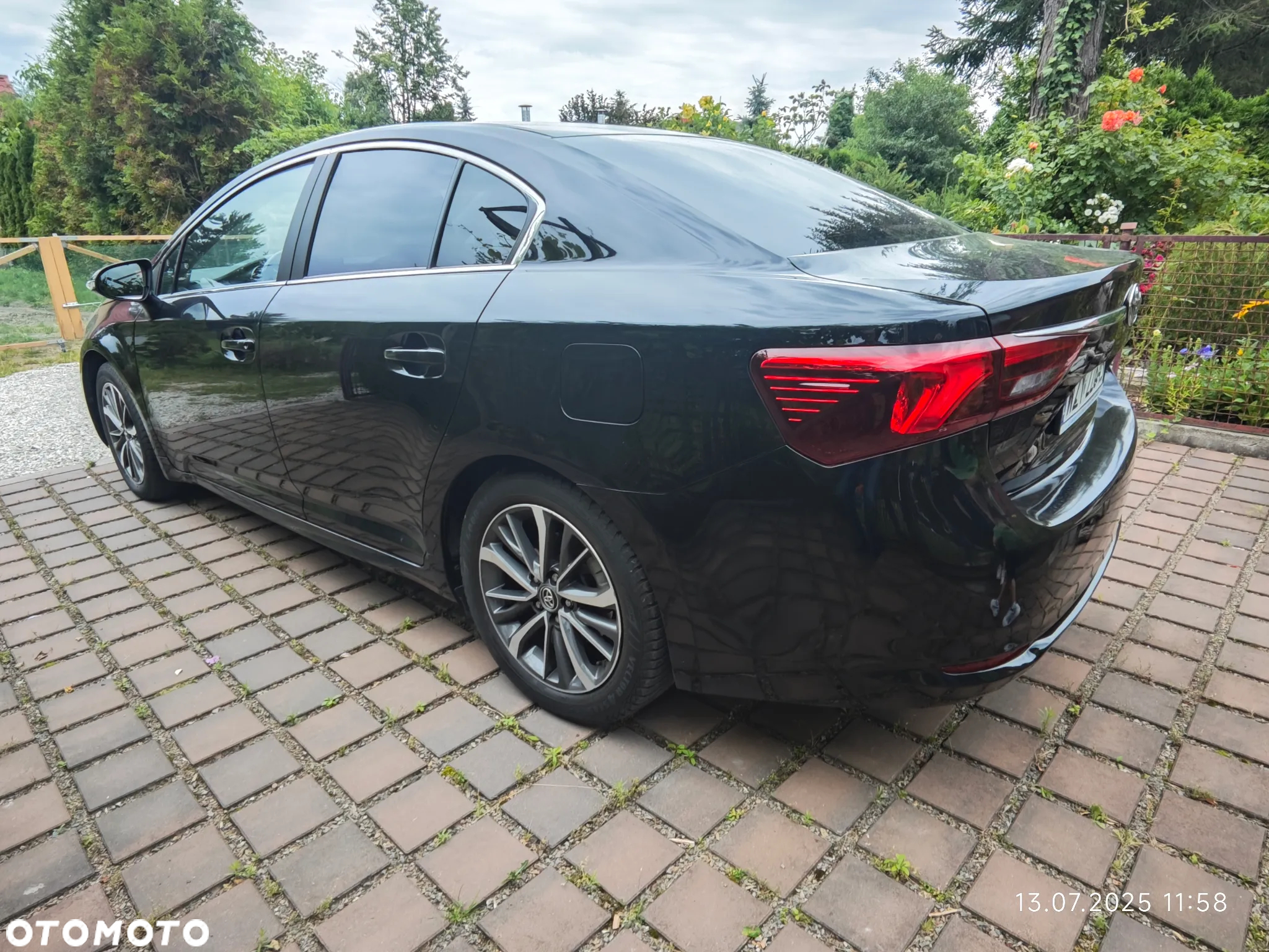 Toyota Avensis 2.0 D-4D Premium - 3