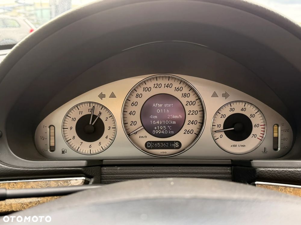 Mercedes-Benz Klasa E 500 Avantgarde - 24
