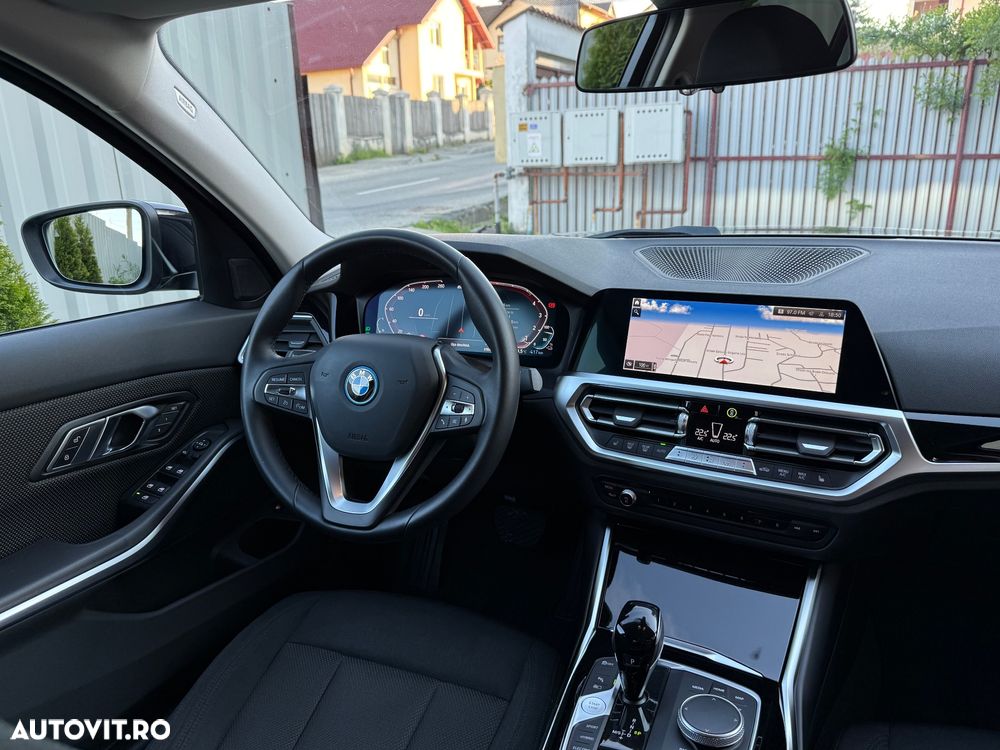 BMW Seria 3 330e xDrive Aut. Advantage - 17
