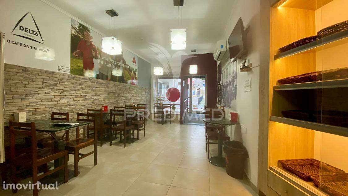 Pastelaria com Sala de Refeições em Rio Maior - Grande imagem: 4/12