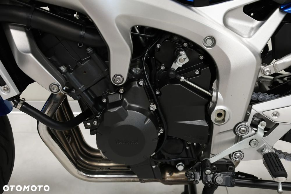 Yamaha FZ - 38