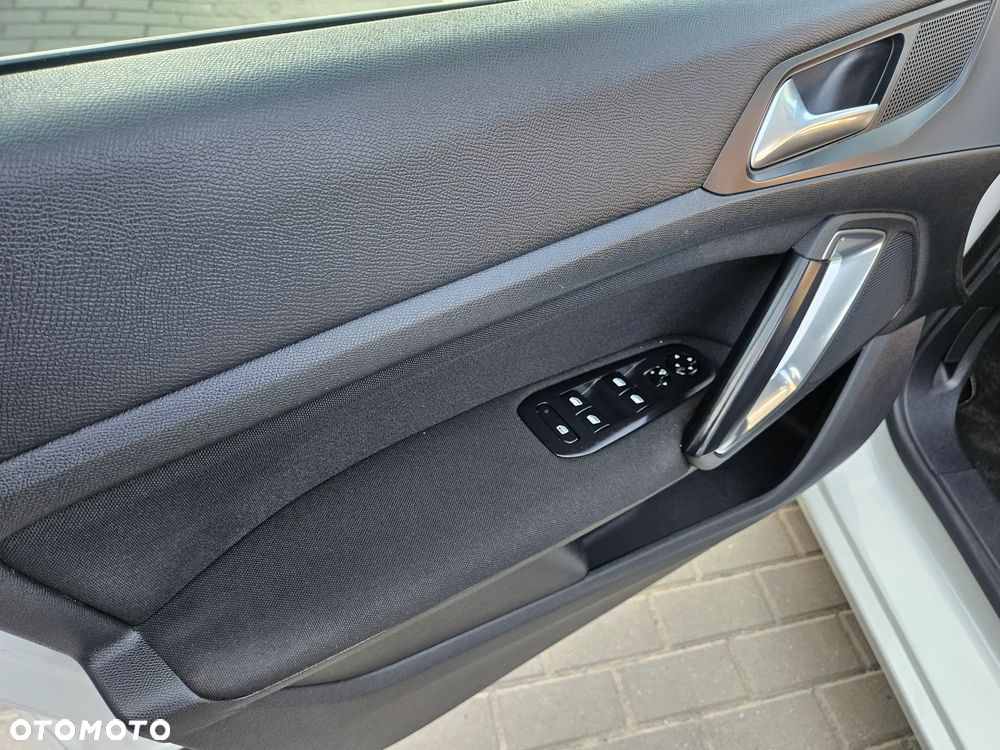 Peugeot 308 BlueHDi 150 EAT6 Stop & Start Allure - 20