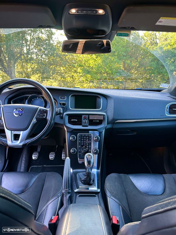 Volvo V40 D2 R Design - 8