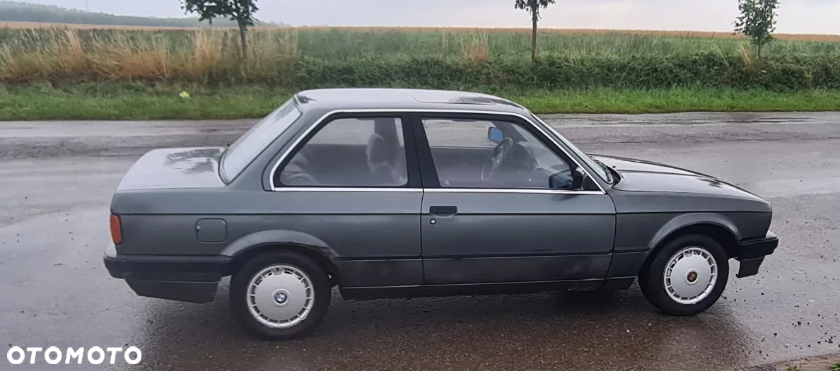 BMW Seria 3 320i - 5