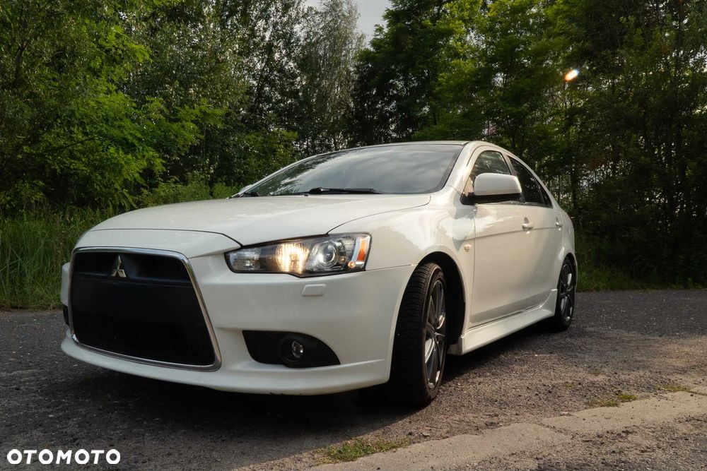 Mitsubishi Lancer - 2