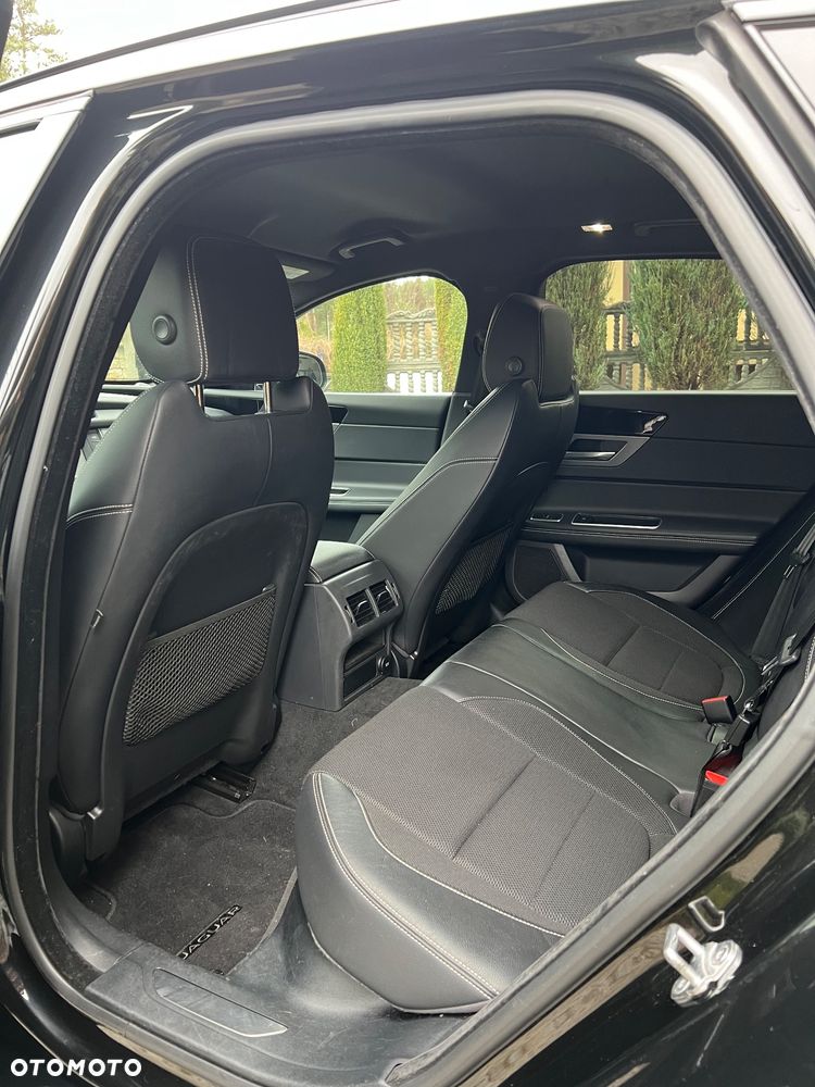 Jaguar XF 2.0 i4D R-Sport - 13