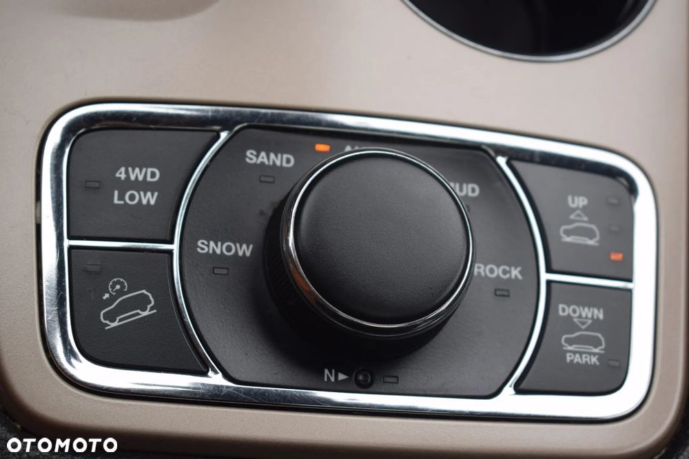 Jeep Grand Cherokee 3.0 CRD Overland Summit - 12