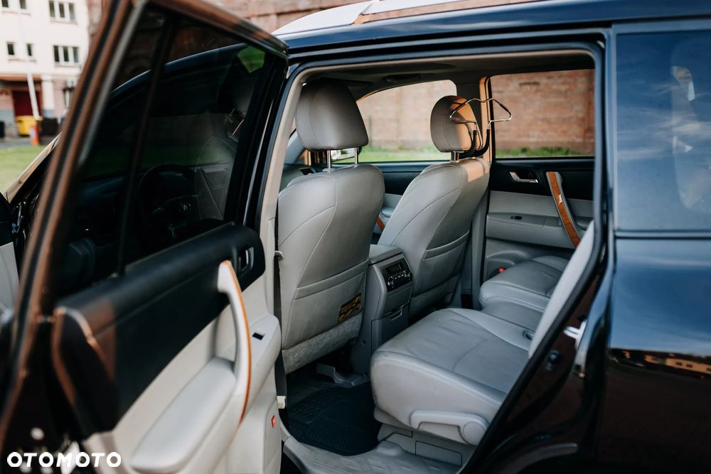 Toyota Highlander - 13
