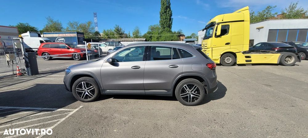 Mercedes-Benz GLA - 8