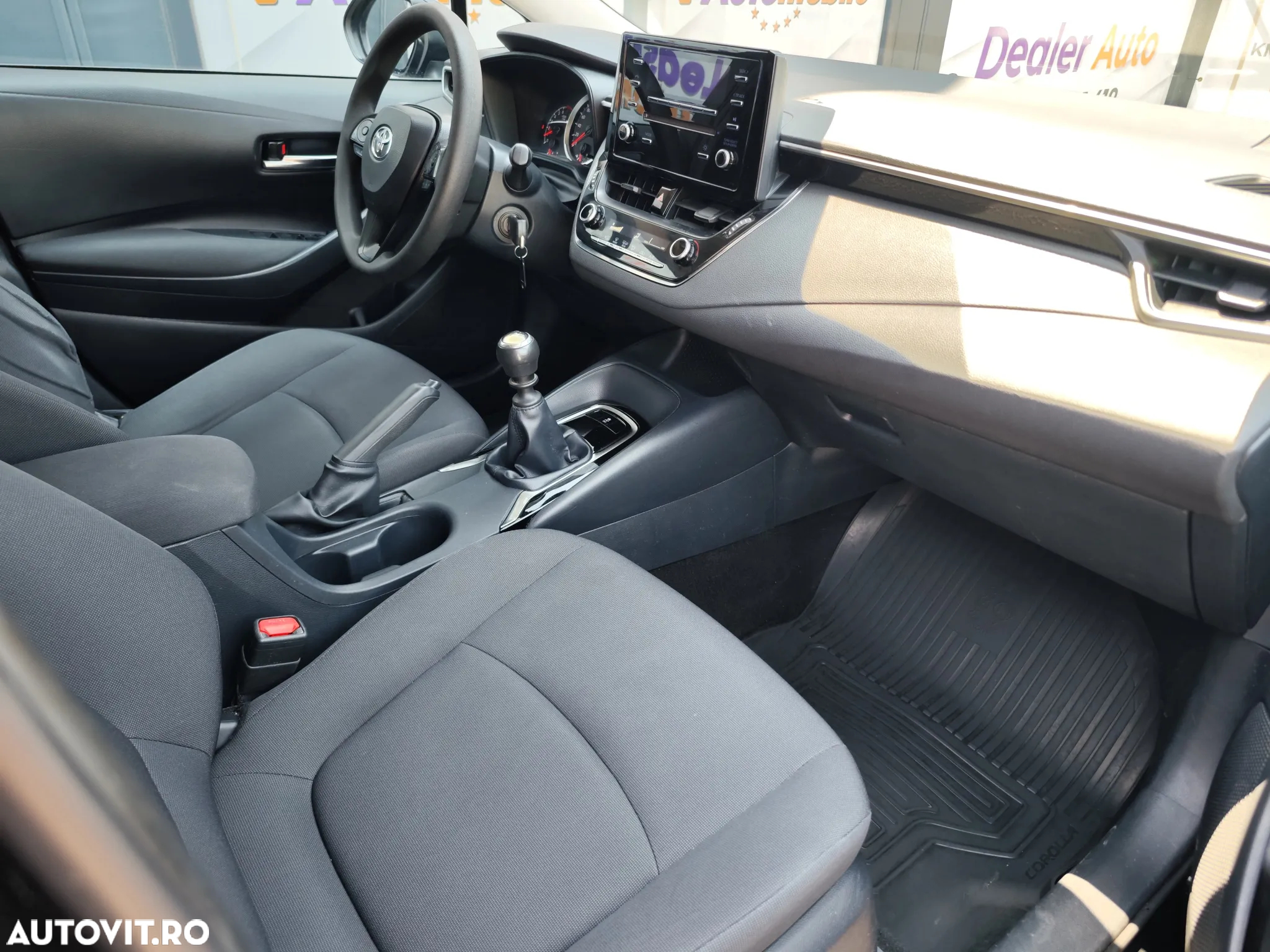 Toyota Corolla - 12