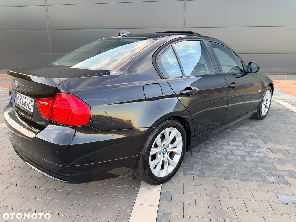 BMW Seria 3 320i Edition Exclusive - 14