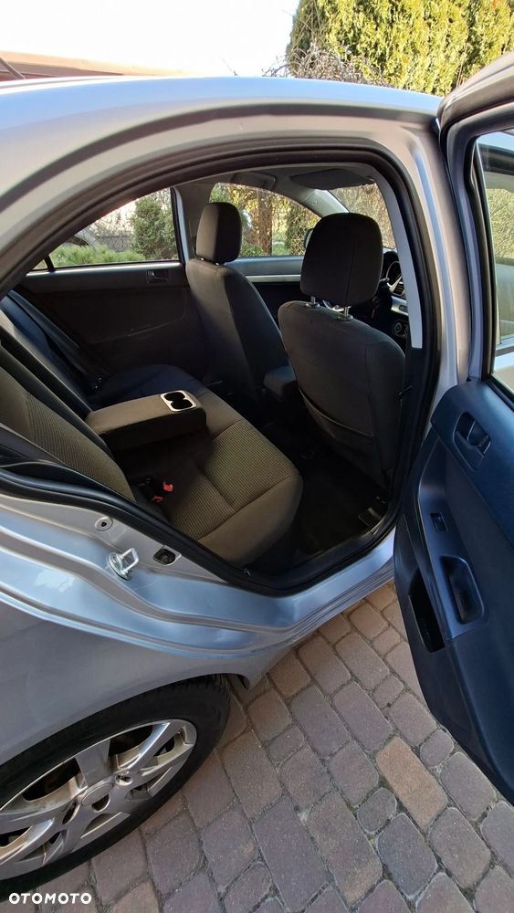 Mitsubishi Lancer 1.5 - 13