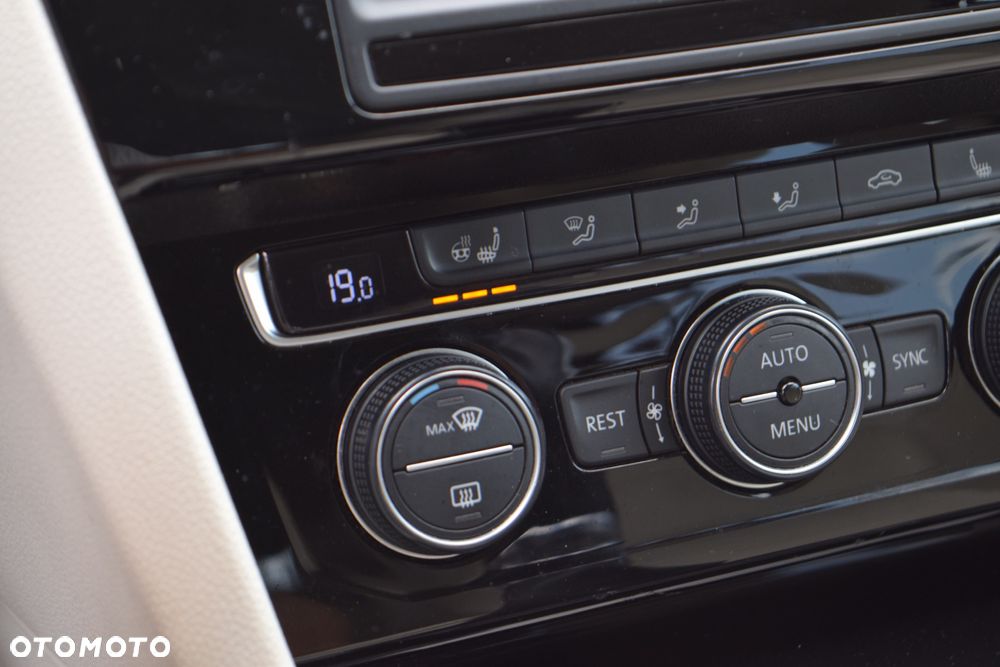 Volkswagen Passat 2.0 TDI (BlueMotion Technology) Highline - 16