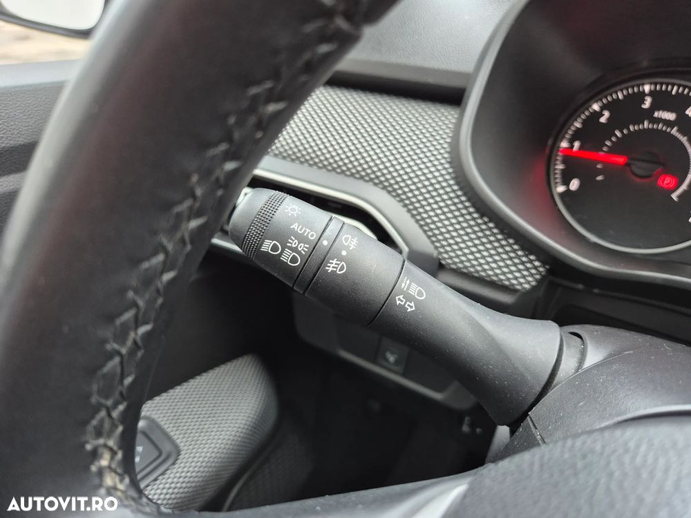 Dacia Sandero TCe 90 MT5 Expression - 16