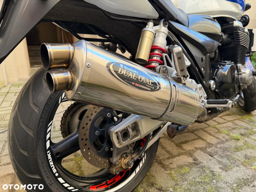 Suzuki GSX - 2