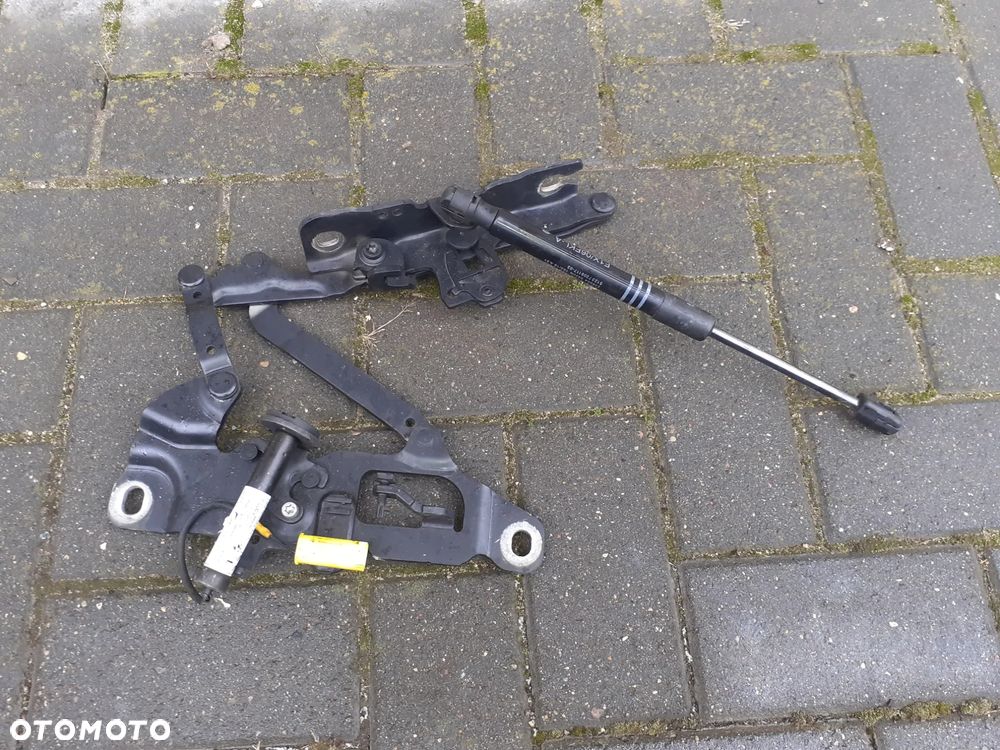 BMW 5 F10 F11 Zawias Maski Lewy z Nabojem - 1