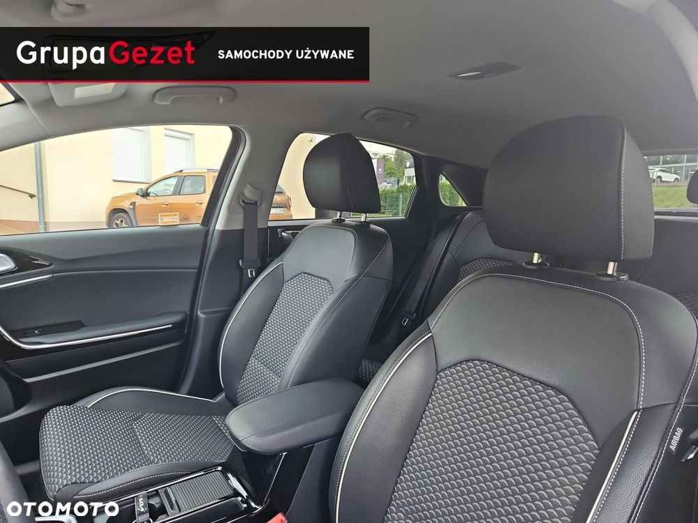 Kia Ceed - 11