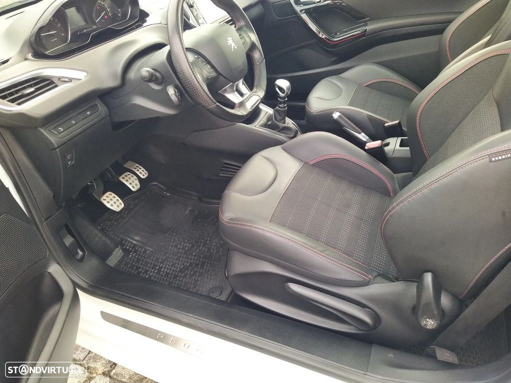 Peugeot 208 1.6 BlueHDi GT Line - 28