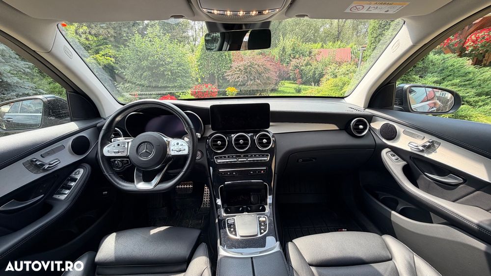 Mercedes-Benz GLC 300 d 4MATIC - 12