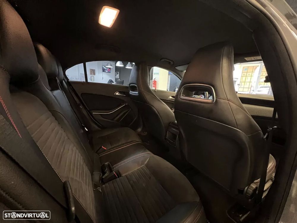 Mercedes-Benz A 180 d AMG Line - 11