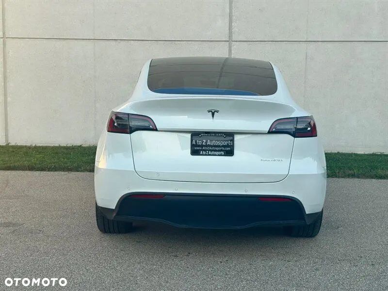 Tesla Model Y Long Range Dual Motor AWD - 4
