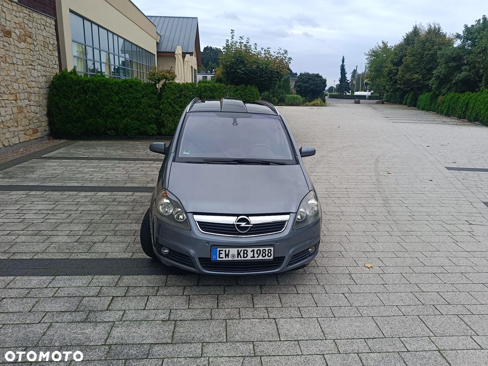 Opel Zafira 2.2 Automatik Cosmo - 22