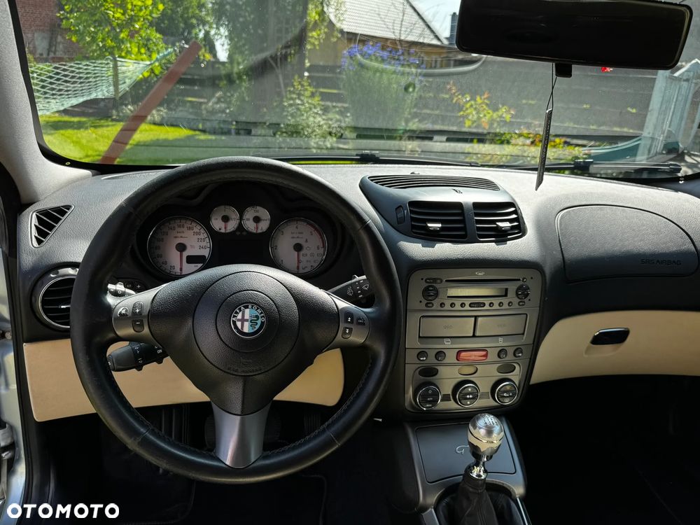 Alfa Romeo GT 1.9 JTD M-Jet DPF Distinctive Collezione - 13