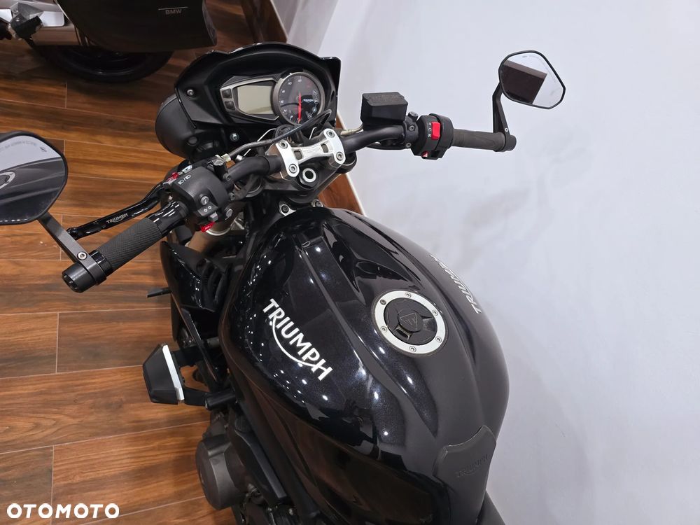 Triumph Street Triple - 27