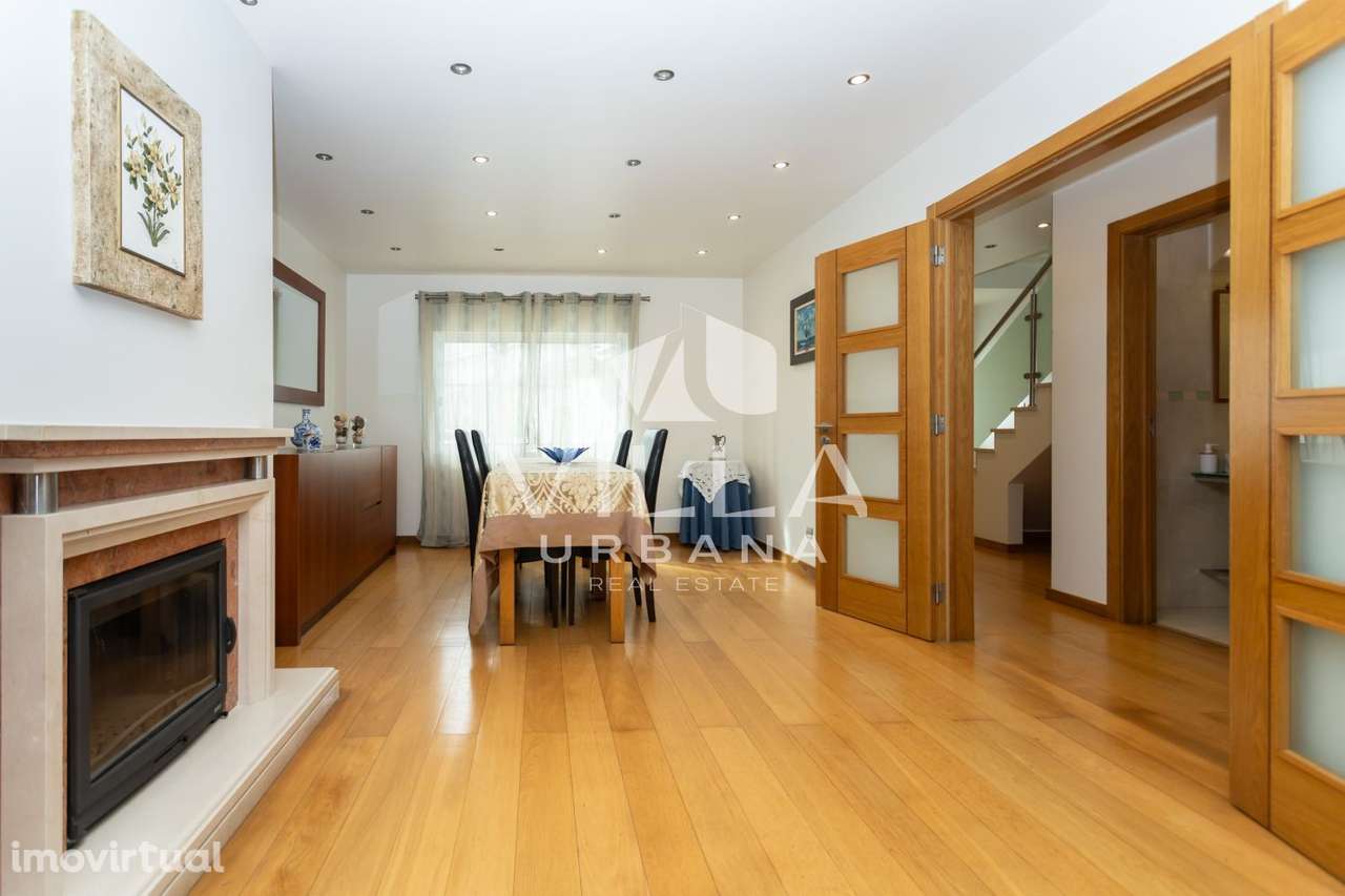 Moradia T3 +1 com Garagem localizada numa zona tranquila em Belverde - Grande imagem: 5/47