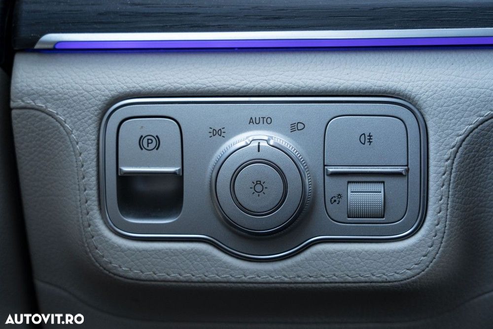 Mercedes-Benz GLS - 28
