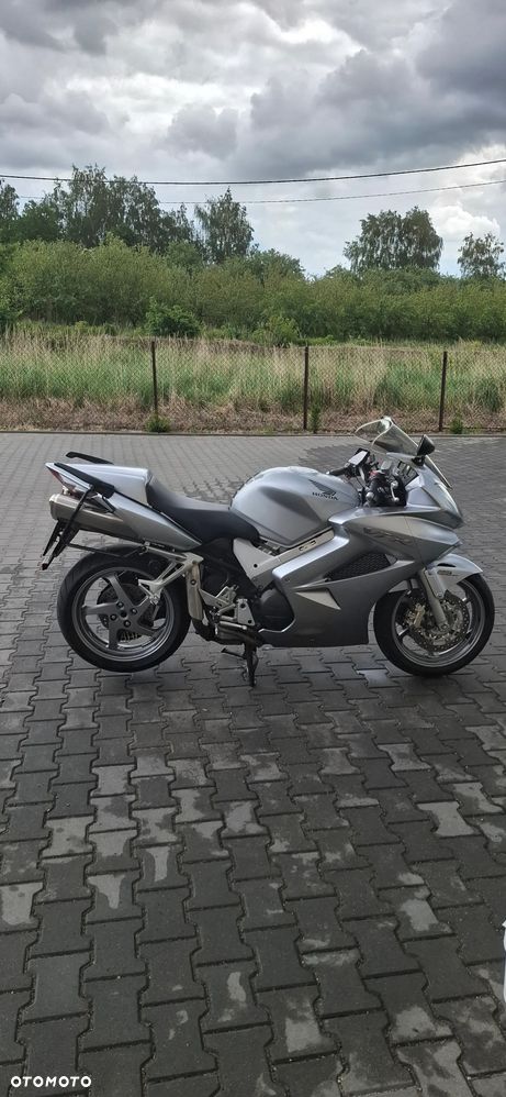 Honda VFR - 10