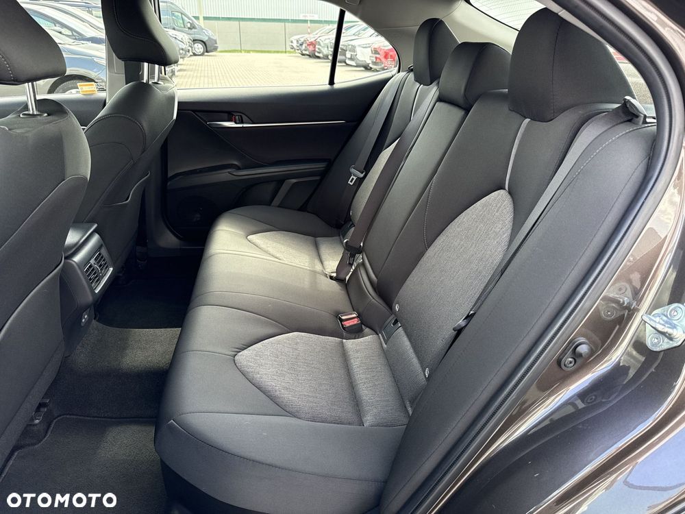 Toyota Camry 2.5 Hybrid Comfort CVT - 12
