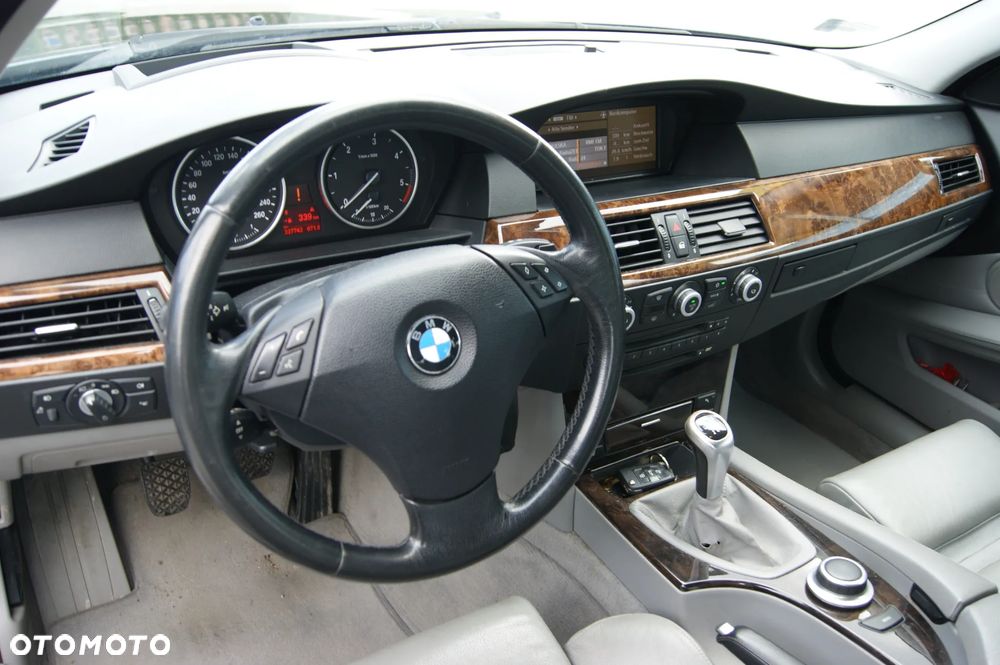 BMW Seria 5 525d Edition Exclusive - 15