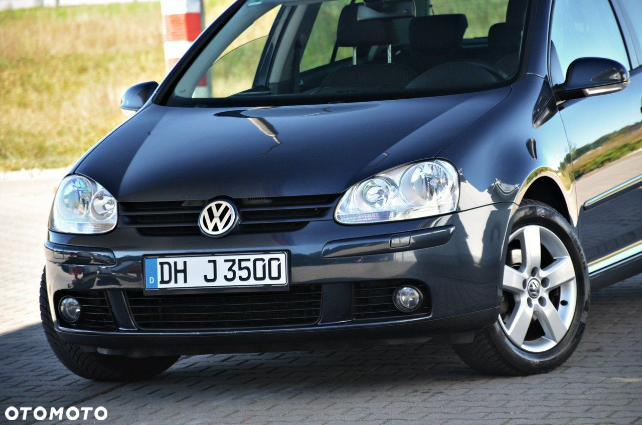Volkswagen Golf - 6