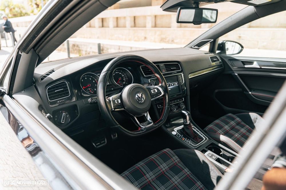 VW Golf 2.0 TSi GTi DSG Performance - 24