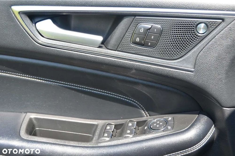 Ford Edge - 12