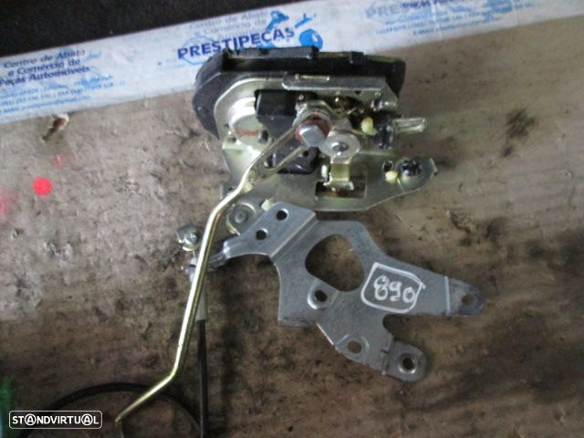 Fecho REF0890 TOYOTA RAV 4 1999 TE MANUAL - 1