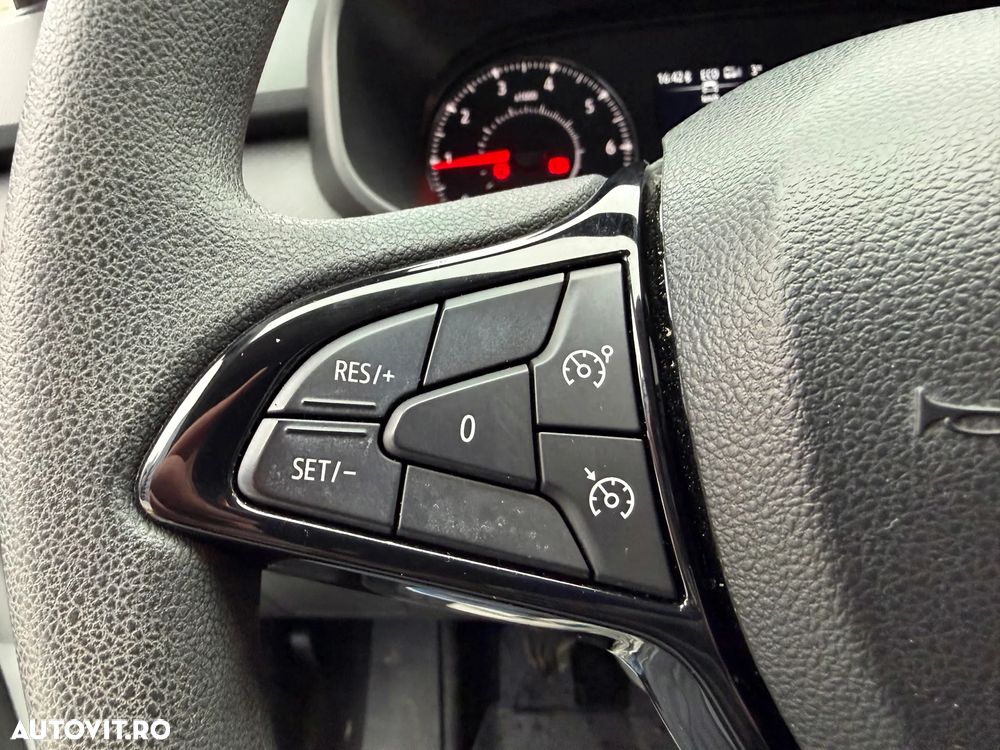 Dacia Logan TCe 90 Essential - 17