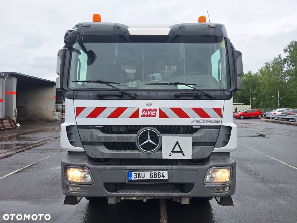 Versalift Actros 1832 L - 2