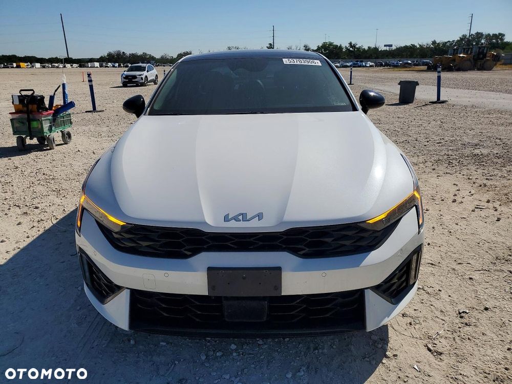 Kia K5 - 6