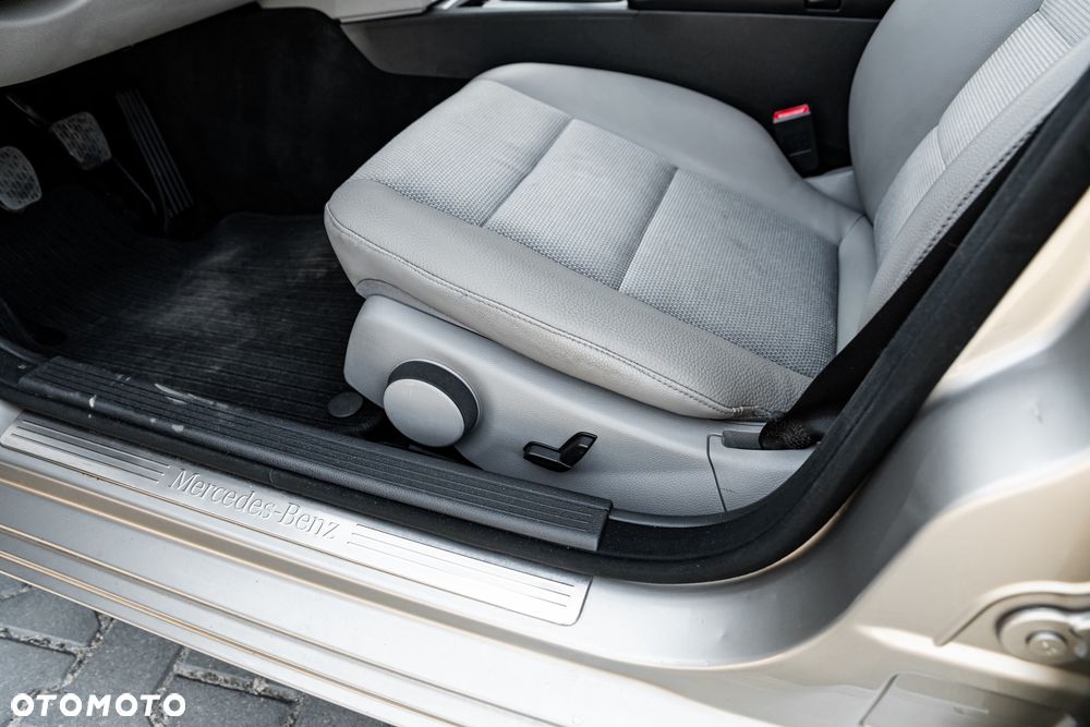 Mercedes-Benz Klasa C 200 CDI DPF Avantgarde - 20