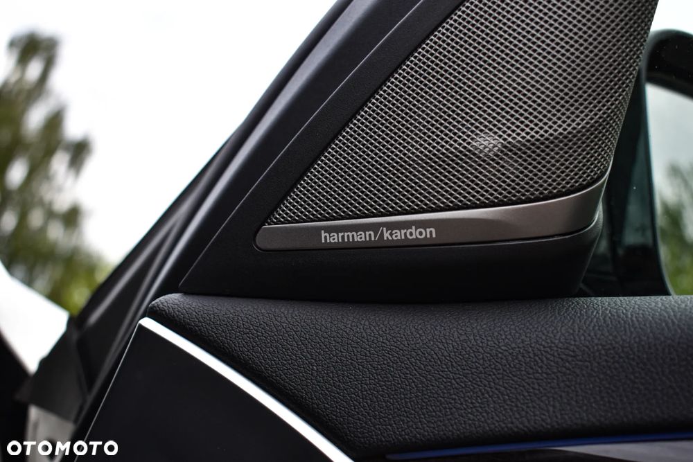 BMW Seria 5 530d Sport Line - 9