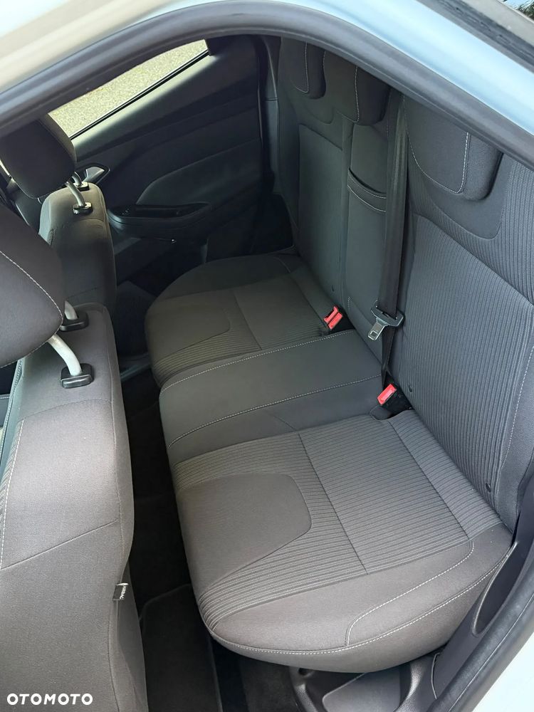 Ford Focus - 25