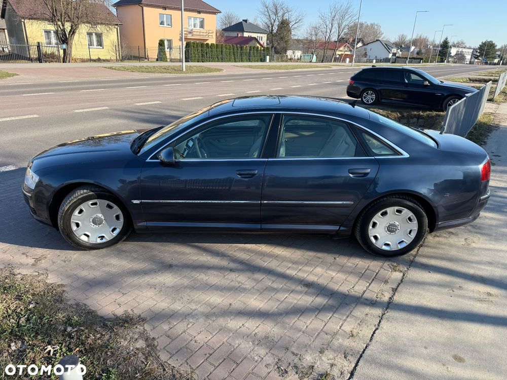 Audi A8 4.2 Quattro - 10
